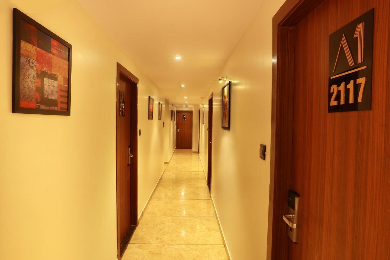 Aura One Hotel Kochi Esterno foto