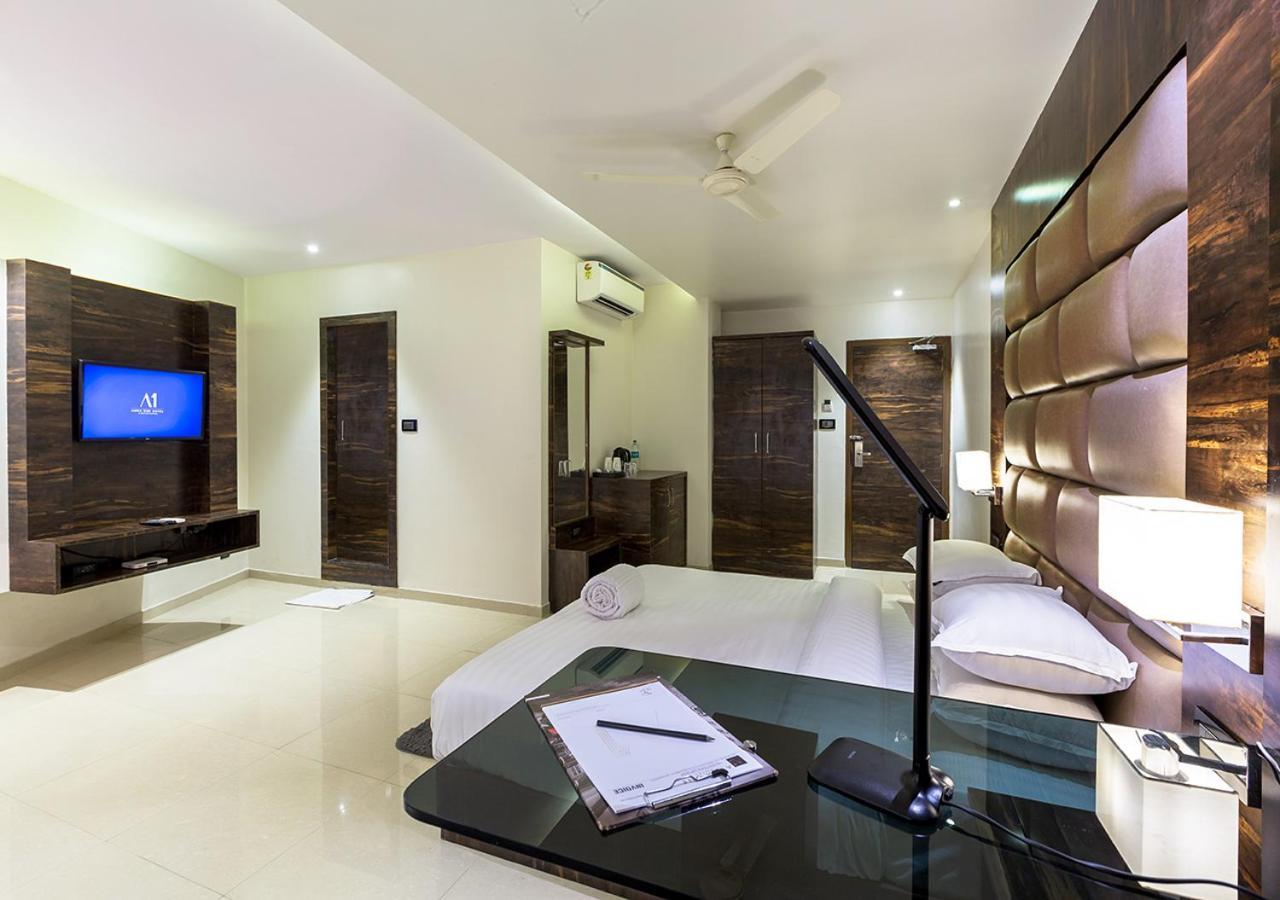 Aura One Hotel Kochi Esterno foto