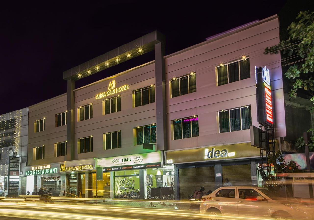 Aura One Hotel Kochi Esterno foto